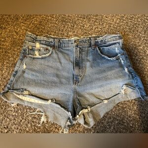 Abercrombie & Fitch High rise mom Jean short